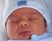 Tiché přizpůsobování se vnějším podmínkám tohoto světa, svazek dítě - matka, vnímání okolí, bližních i sebe sama minutu po minutě, hodinu po hodině, den po dni neustále sílí. Zdroj: foto autor